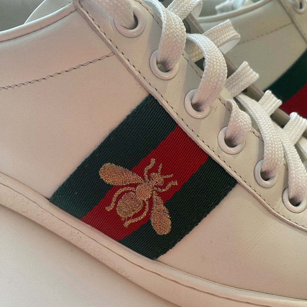 Gucci women’s sneakers authentic with box, papers, sleepers, etc